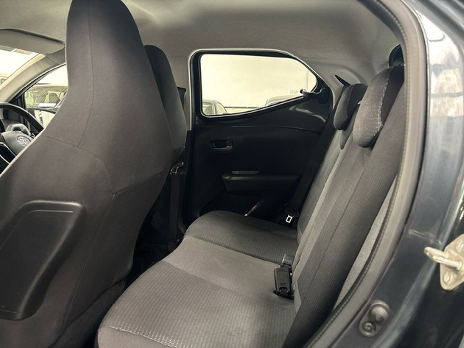 2021 Toyota Aygo - image 7