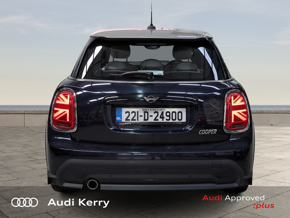 2022 MINI Cooper - image 6