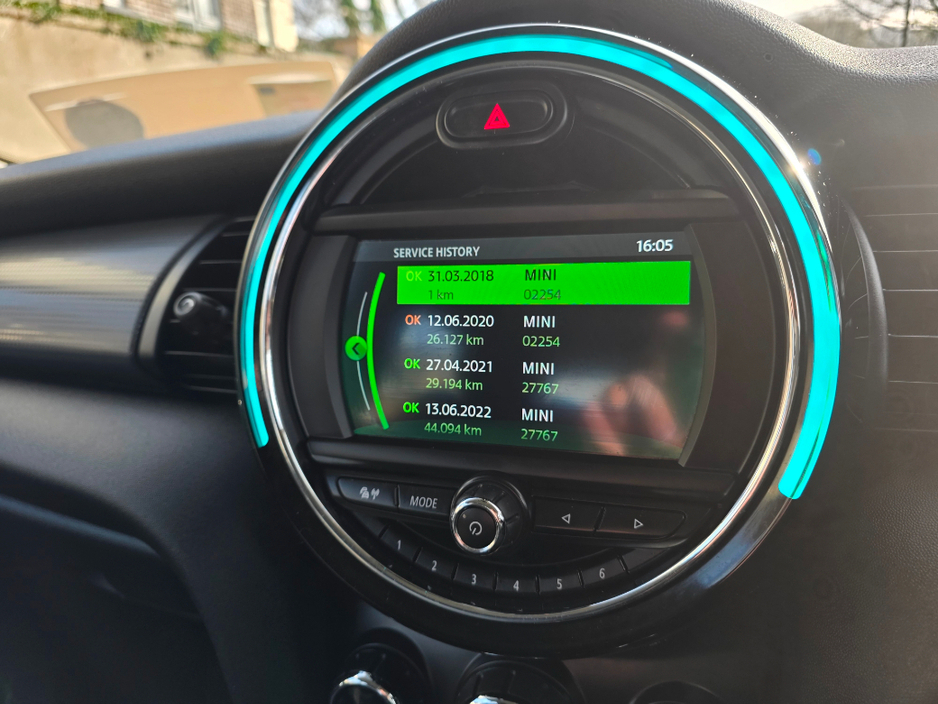 2018 MINI Cooper - image 15