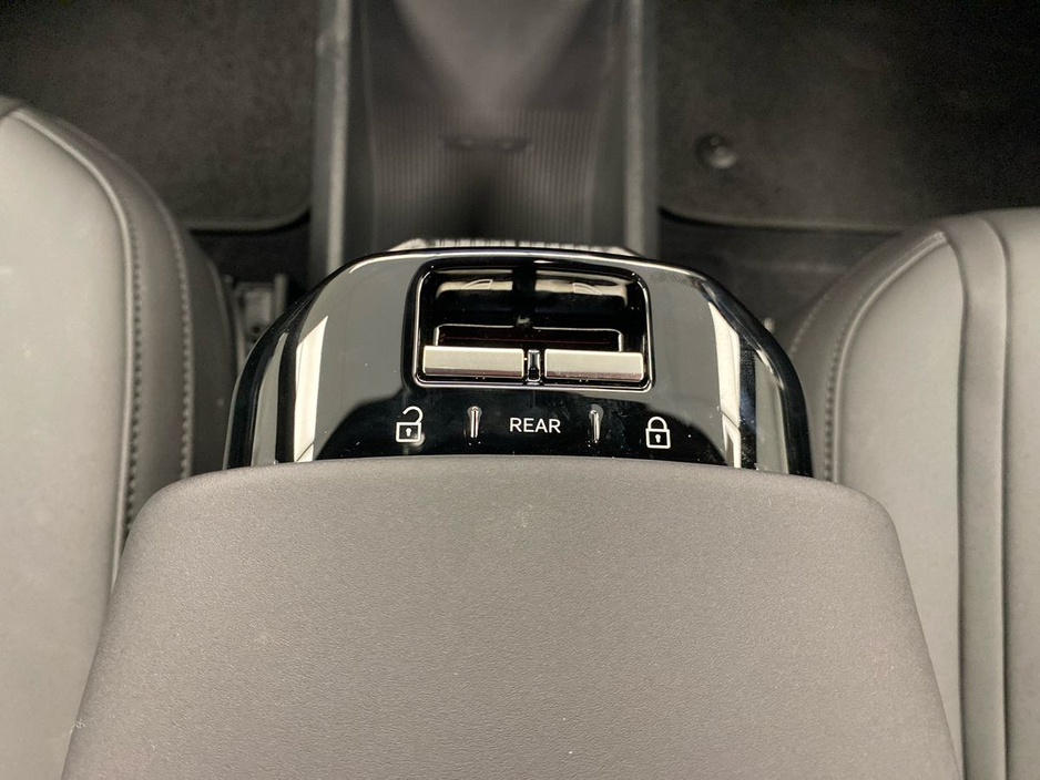 2026 Volvo EX30 - image 15