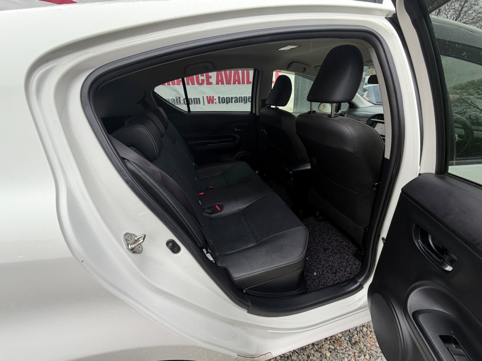 2016 Toyota Aqua - image 6