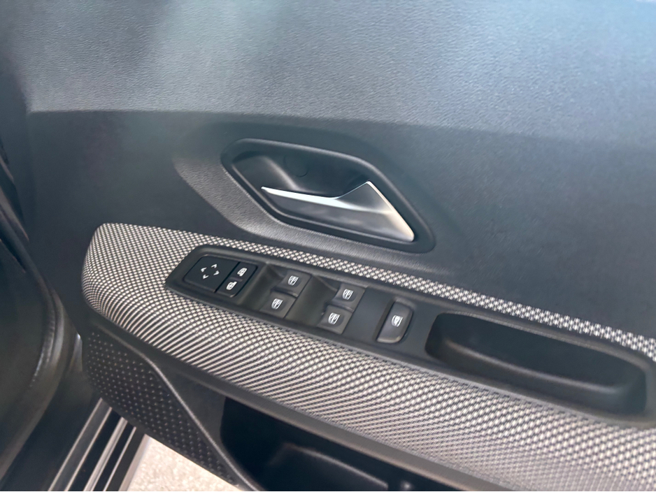 2022 Dacia Jogger - image 4