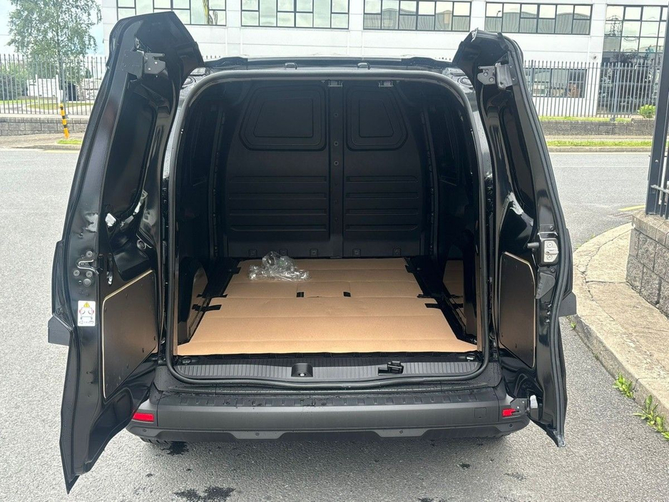 2025 Renault Kangoo - image 5