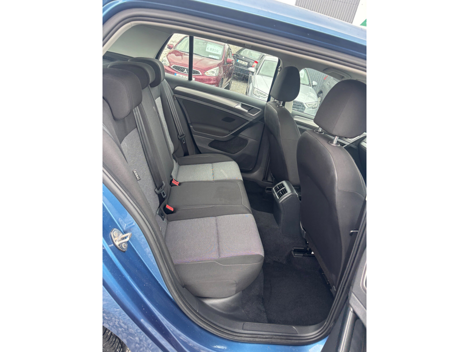 2016 Volkswagen Golf - image 6