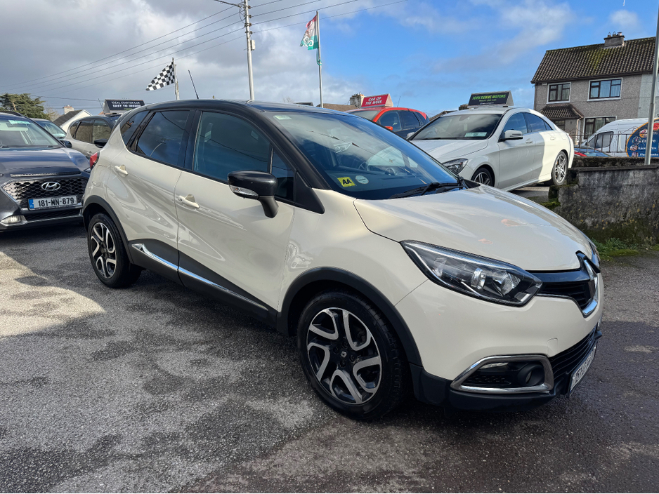 2015 Renault Captur Intense high driving position €8,900