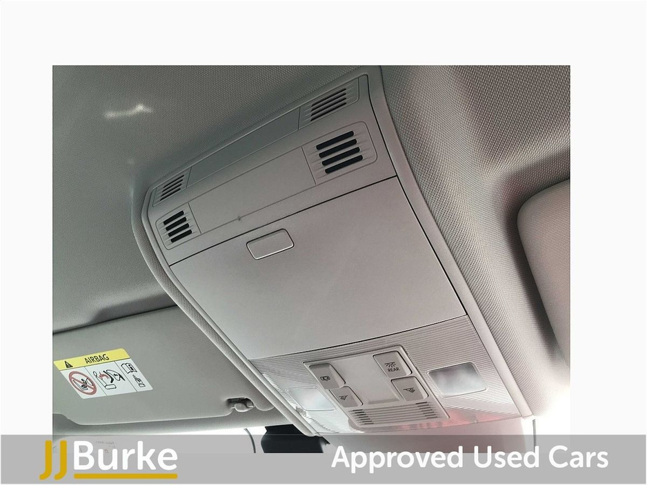 2020 Volkswagen Golf - image 23