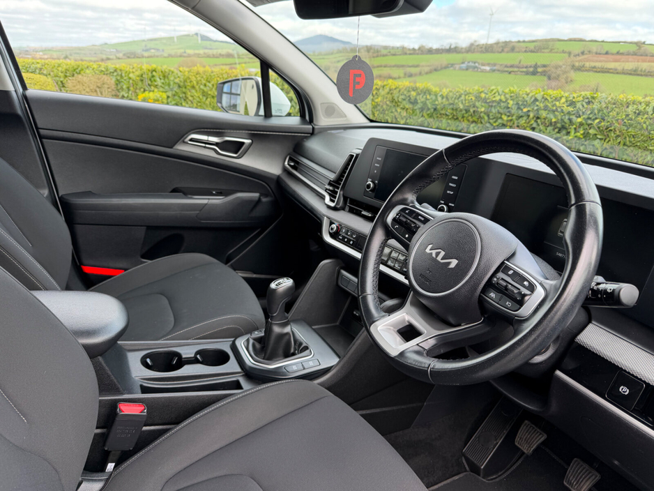 2023 Kia Sportage - image 11