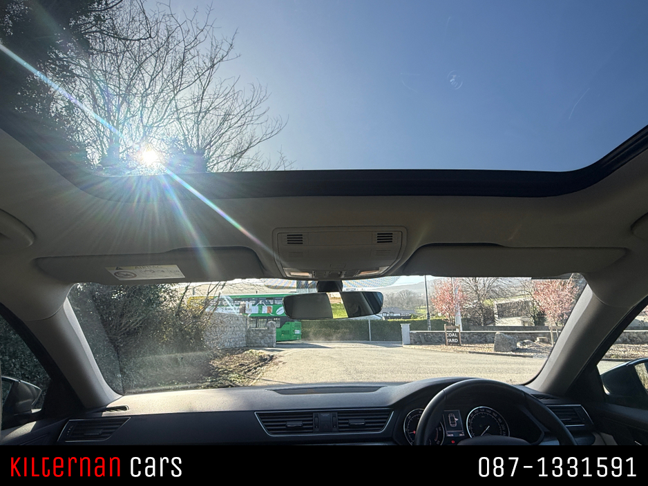 2017 Skoda Superb - image 10