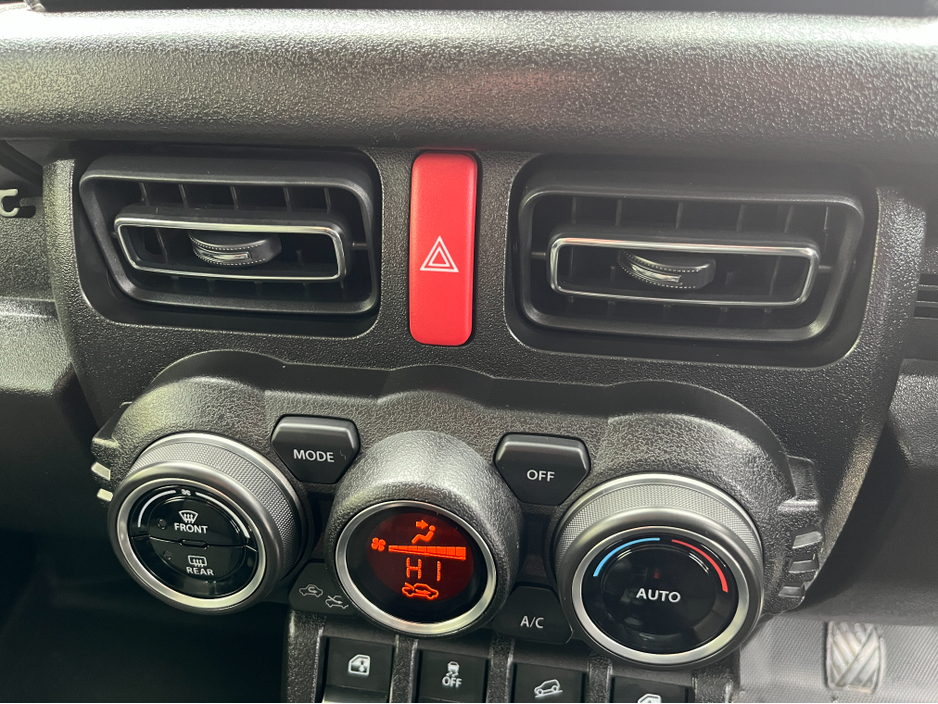 2024 Suzuki Jimny SIERRA 4 SEAT MANUAL 1.5 PETROL //LOW MILES//HIGH SPEC//HEATED SEATS//CRUISE CONTROL//KEYLESS ENTRY//REVERSE CAMERA//