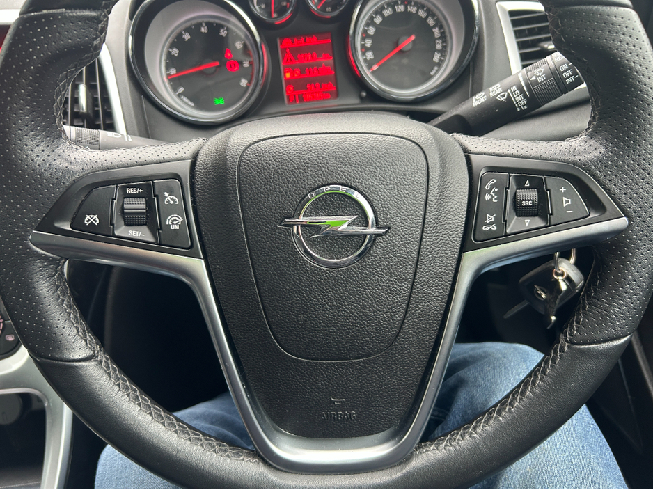 2016 Opel Astra SRI GTC AUTOMATIC ONLY 65K WITH BRAND NEW NCT UNTIL 3/2027///STUNNING INTERIOR//LOW TAX//LOVELY IRISH CAR €9,999