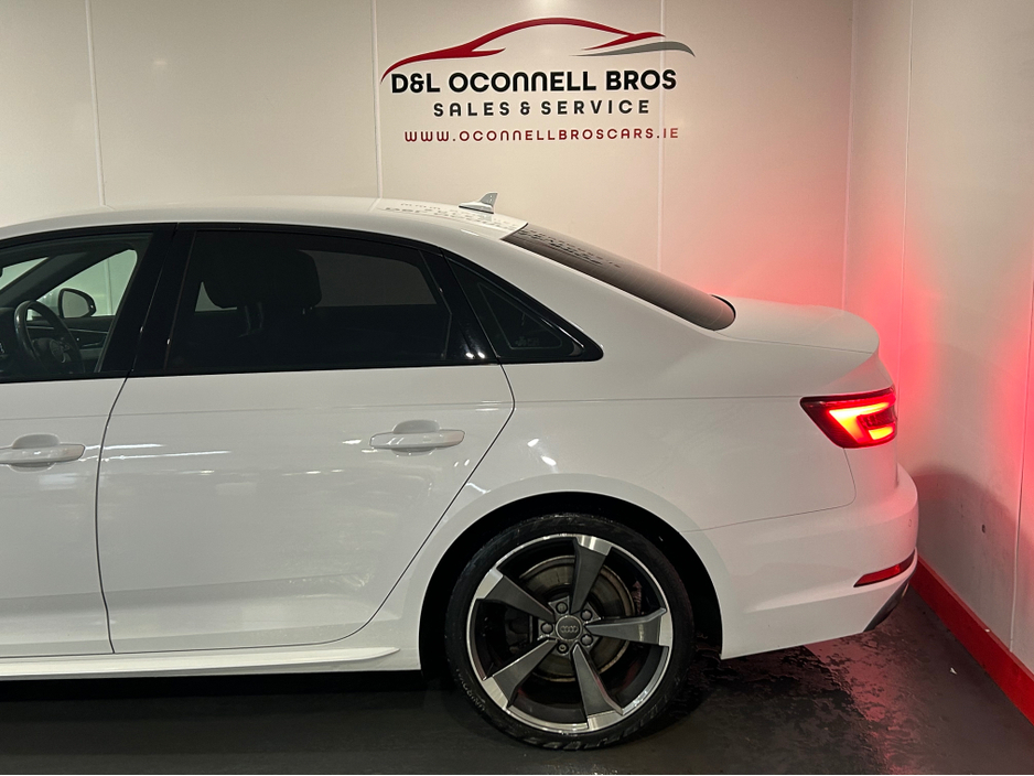 2017 Audi A4 - image 4