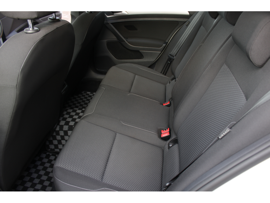 2018 Volkswagen Golf 1.2TSI COMFORTLINE PLUS WITH ONLY 40,000 KMS // BRAND NEW 18 INCH GTI ALLOYS // BUY WITH CONFIDENC AA AND SIMI APPROVED DEALER 2025 // FINANCE ARRANGED // ALL TRADE INS WELCOME // €19,950