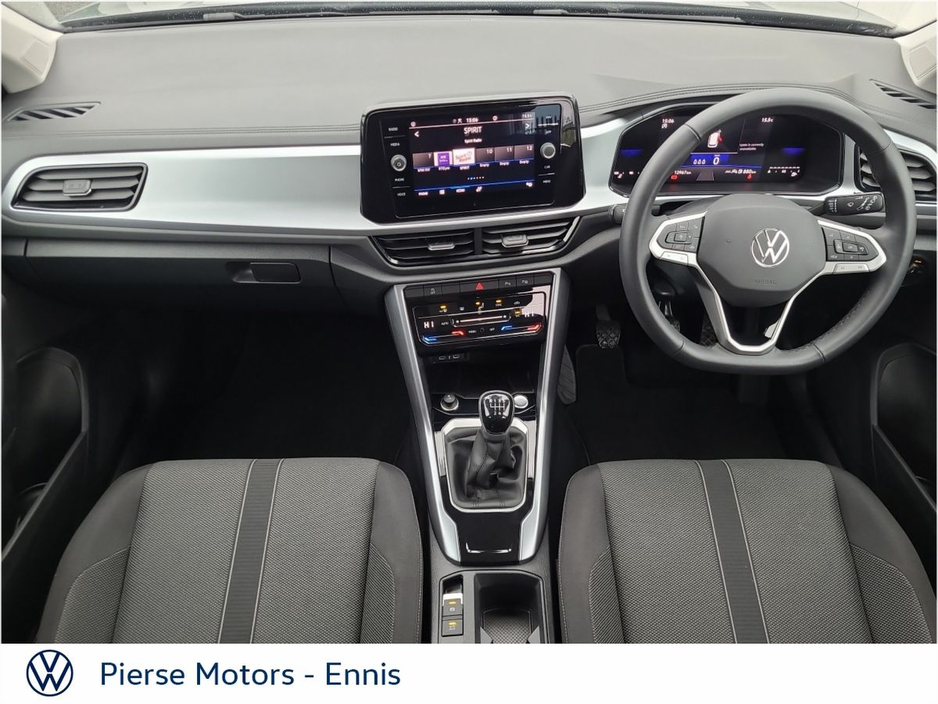 2025 Volkswagen T-Roc - image 4