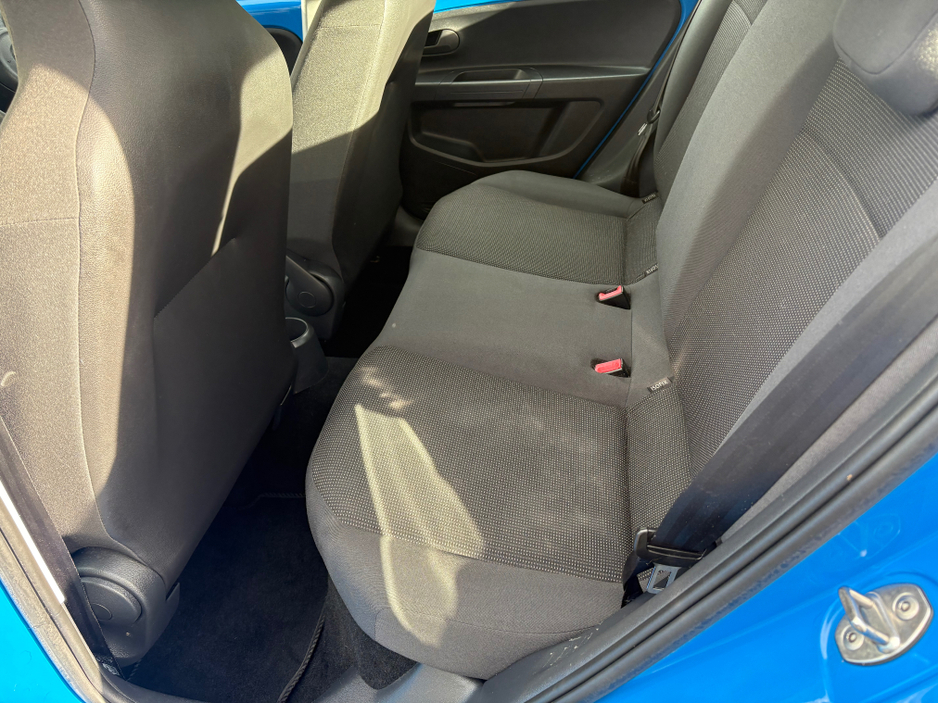 2015 Volkswagen up! TAKE 1.0 MANUAL 5SPEED 5DR 75HP €7,500