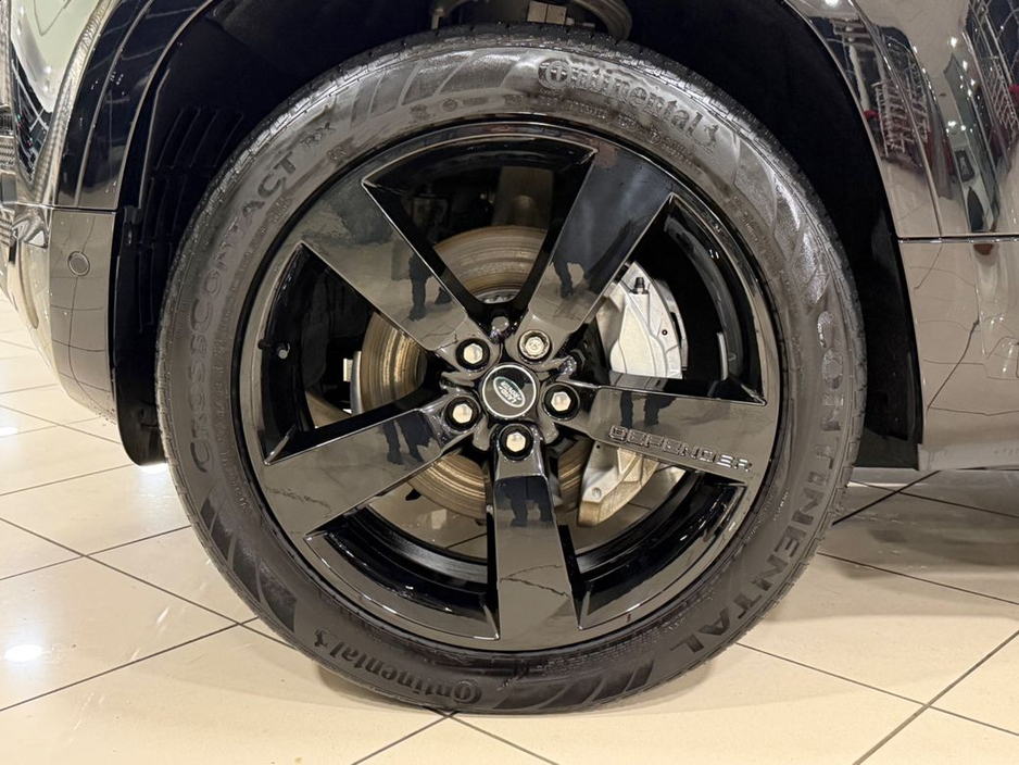 2025 Land Rover Defender X-DYNAMIC SE=HUGE SPEC//LIGHT INTERIOR//AS NEW=2 YEAR WARRANTY=TAILORED FINANCE PACKAGES AVAILABLE=TRADE IN'S WELCOME €104,995