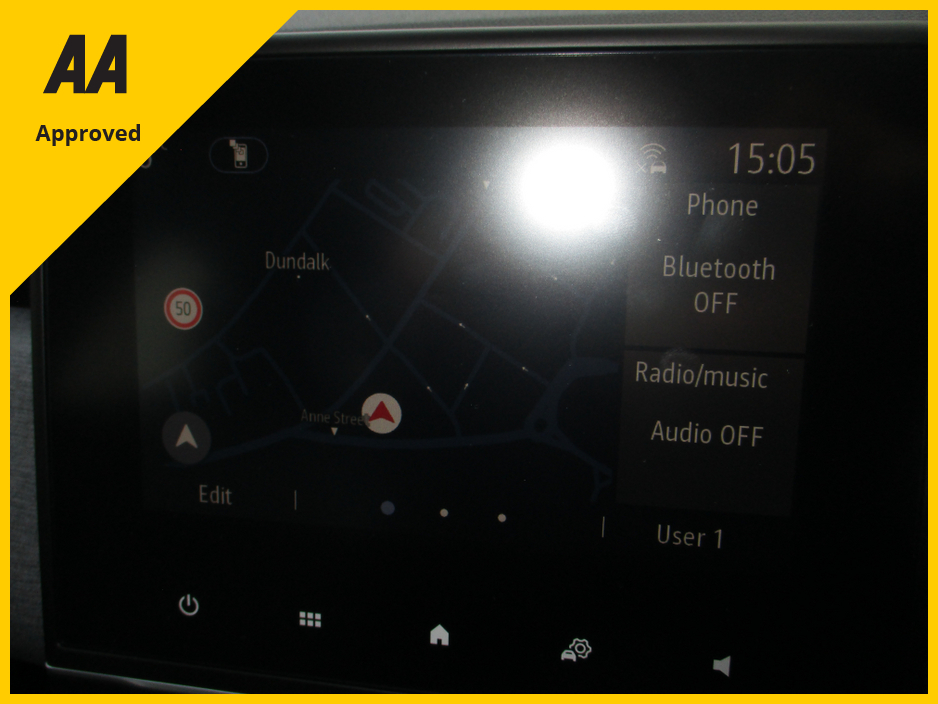 2025 Renault Clio EVOLUTION  WITH ONLY 6105KMS HIGH SPEC WITH SAT NAV AND REAR PARKING SENSORS FULLY SERVICED AND READY TO GO €25,950