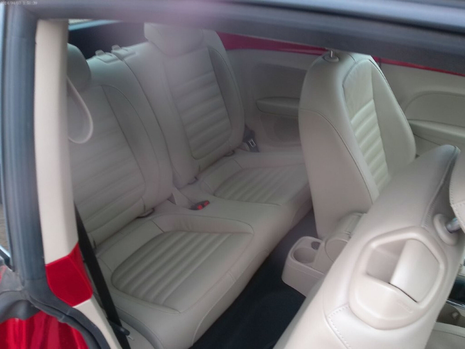 2017 Volkswagen Beetle - image 12