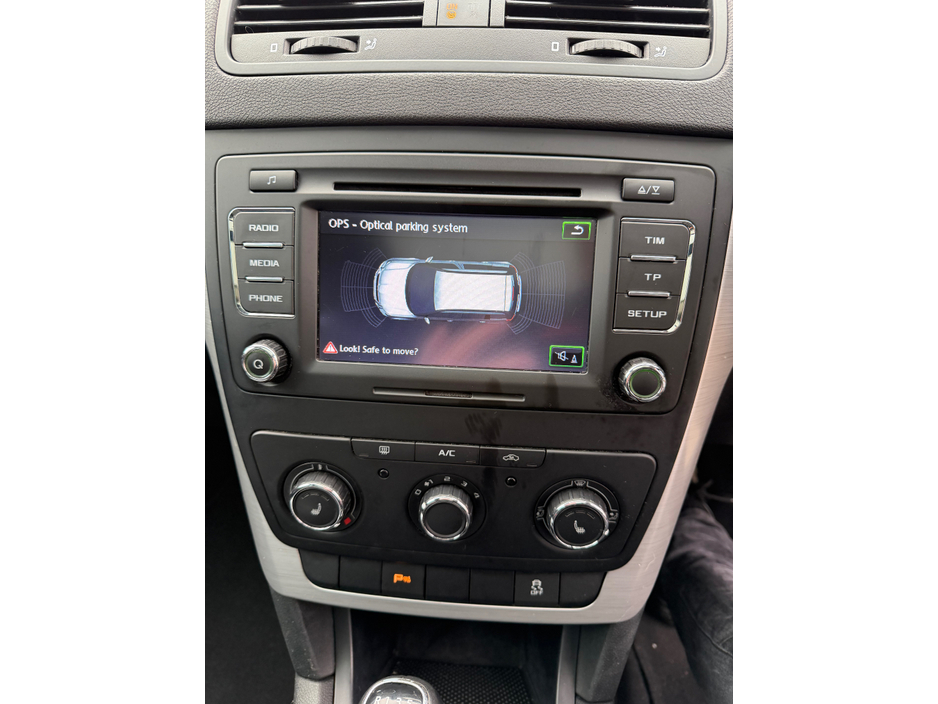 2014 Skoda Yeti - image 18