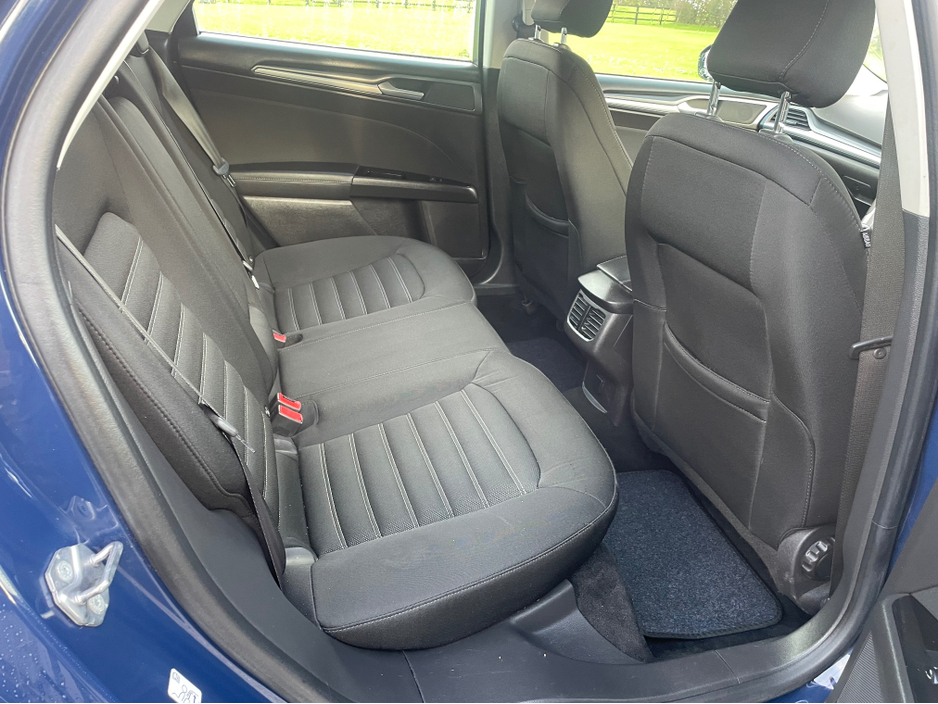 2018 Ford Mondeo - image 4