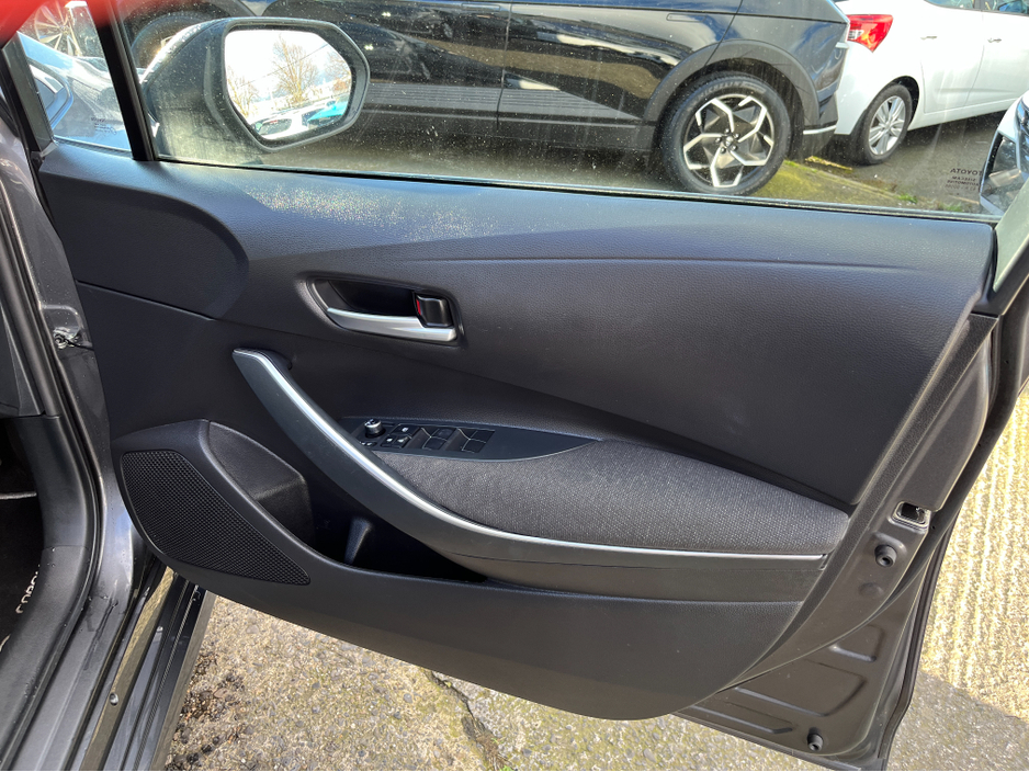 2024 Toyota Corolla SALOON LUNA HYBIRD AUTOMATIC 1.8 PETROL //REVERSE CAMERA// €27,950