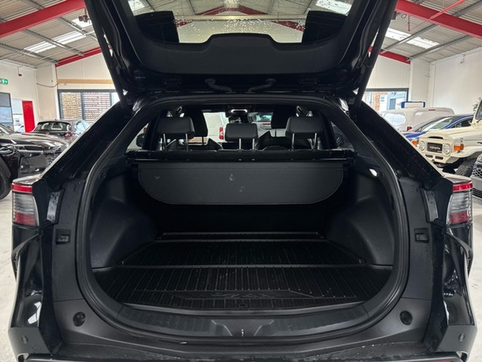 2023 Toyota bZ4X - image 10