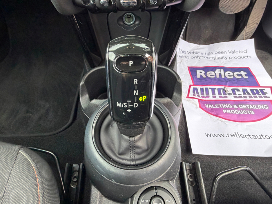 2022 MINI Hatch - image 26