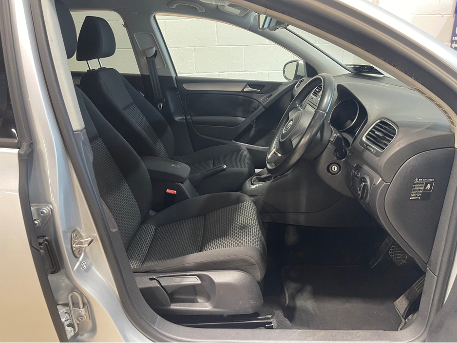 2013 Volkswagen Golf - image 10