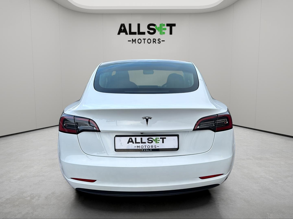 2022 Tesla Model 3 - image 11