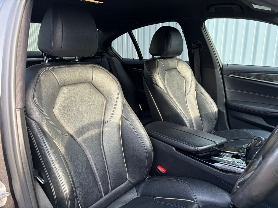 2018 BMW 5 Series - image 18