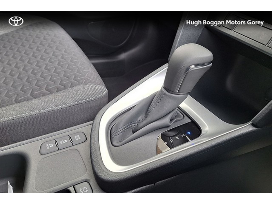 2023 Toyota Yaris Cross CR CROSS LUNA SPORT 4DR AUTO €27,950