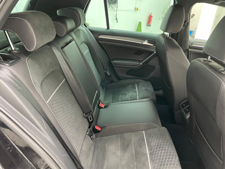 2018 Volkswagen Golf - image 12