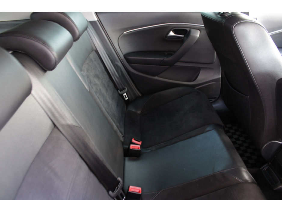 2018 Volkswagen Polo - image 17