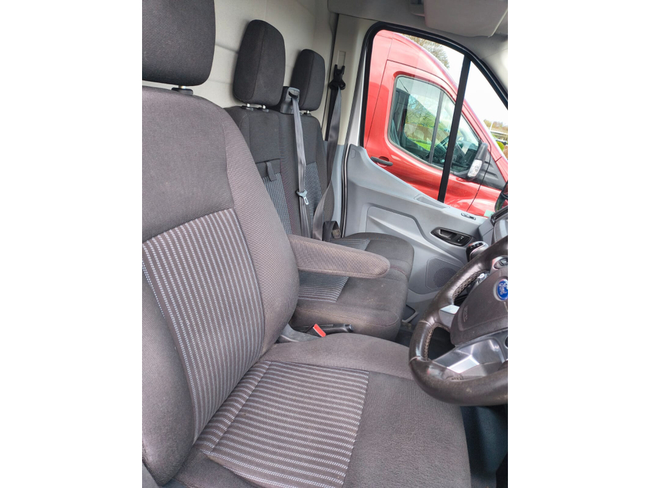 2018 Ford Transit - image 7