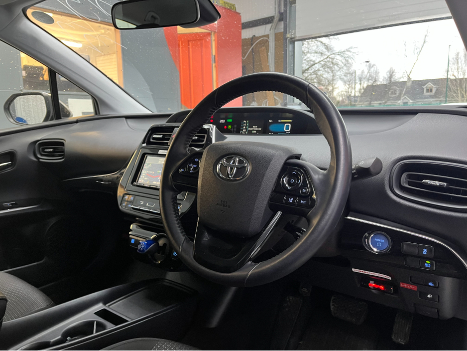 2022 Toyota Prius - image 10