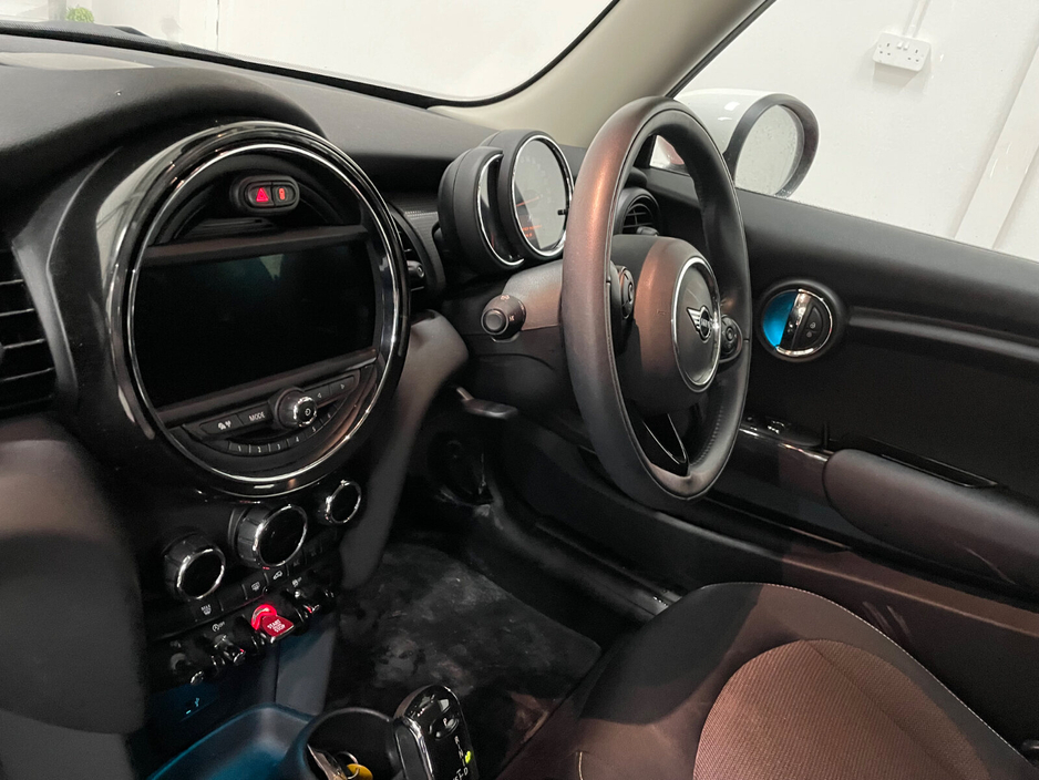 2020 MINI Hatch Cooper Classic €18,950