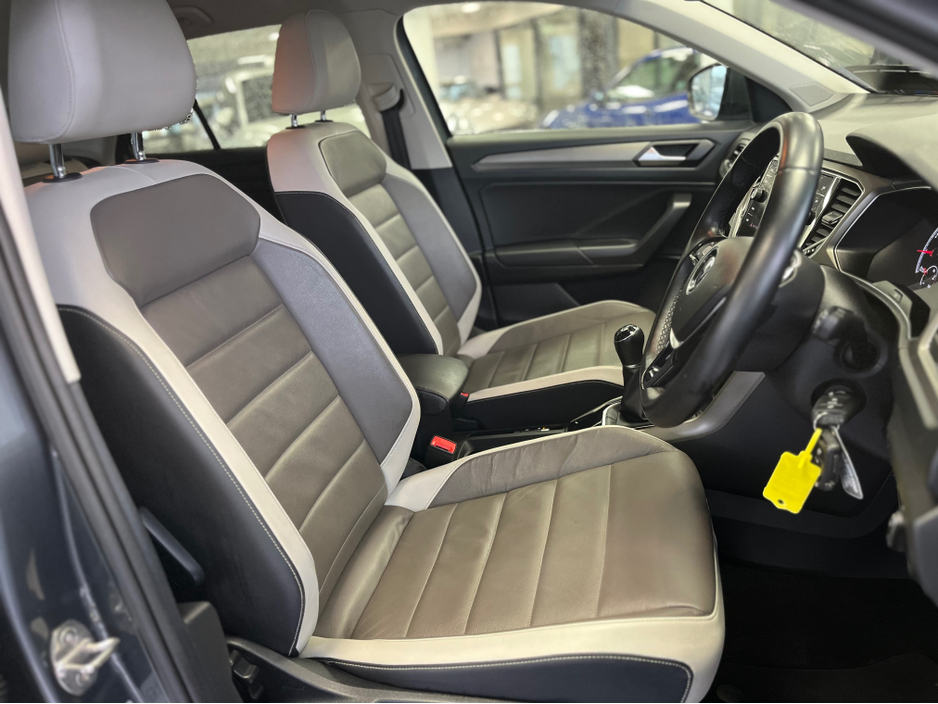 2022 Volkswagen T-Roc DESIGN SPORT 1.0 TSI 110HP €19,900