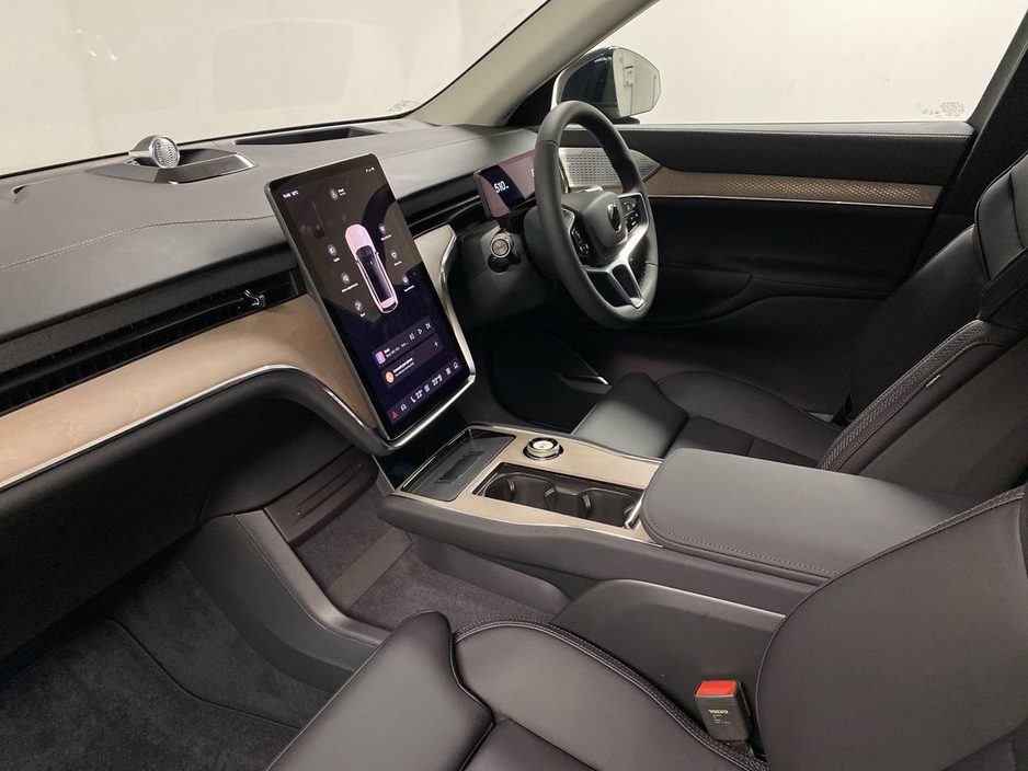 2026 Volvo EX90 - image 14