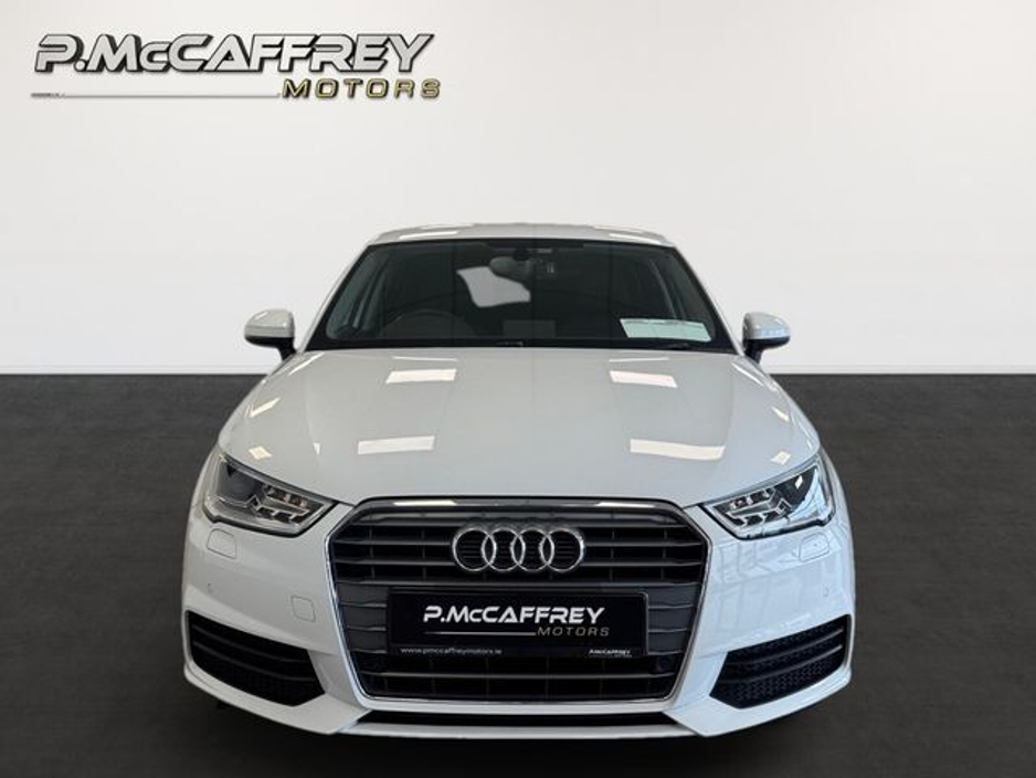 2016 Audi A1 - image 2