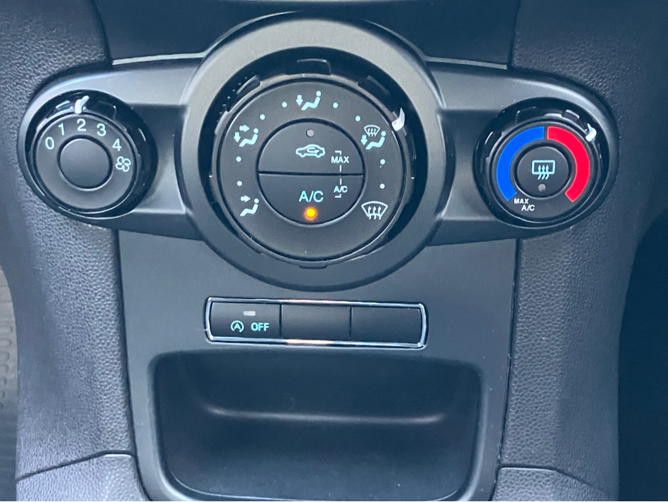 2017 Ford Fiesta ZETEC 1.0 65PS M5 4DR MCA €10,995