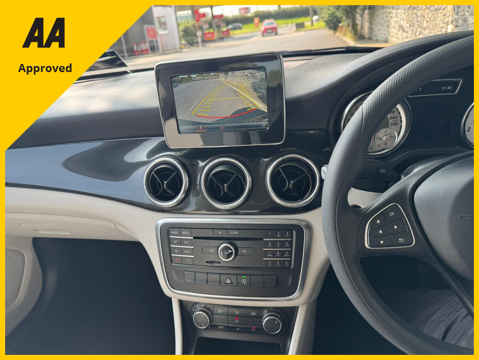 2016 Mercedes-Benz CLA Class - image 12