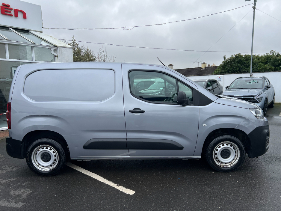 2023 Citroen Berlingo LX BLUEHDI 100 MWB (Price ex vat) €13,950