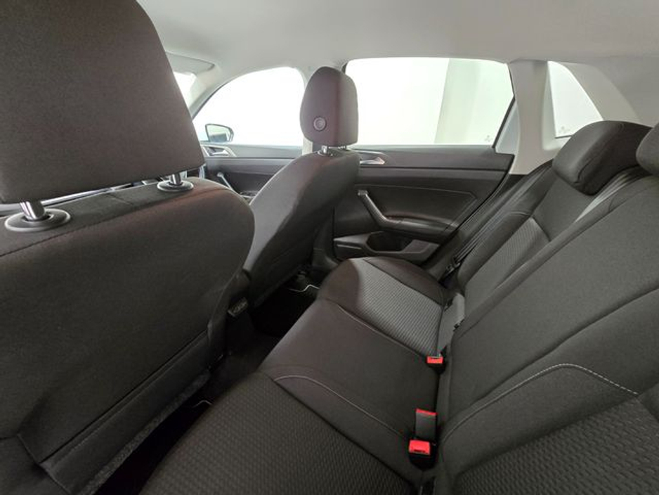 2019 Volkswagen Polo - image 6