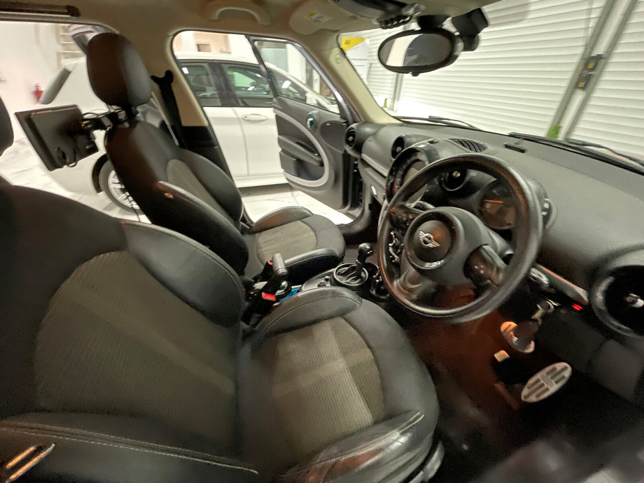 2016 MINI Hatch Cooper SD Auto €14,995