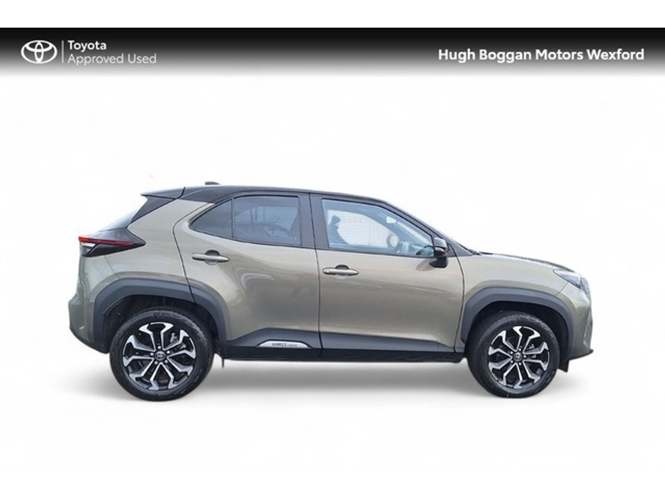 2023 Toyota Yaris Cross SPORT HYBRID, NICE LOW MILEAGE! €27,995