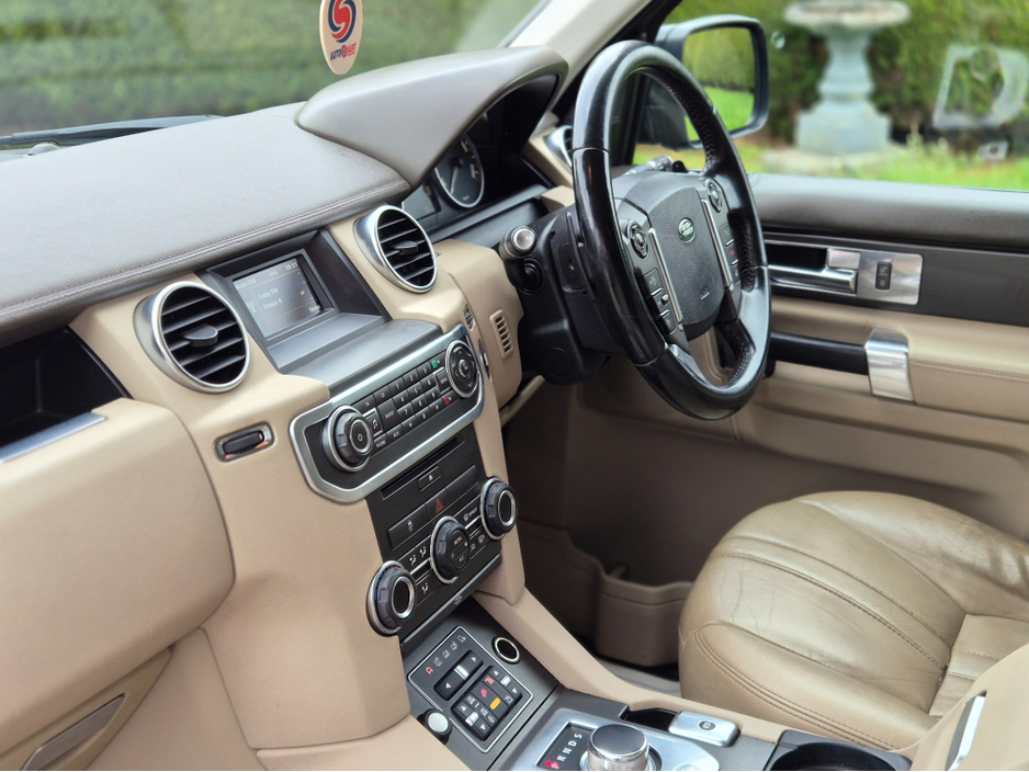 2013 Land Rover Discovery - image 14