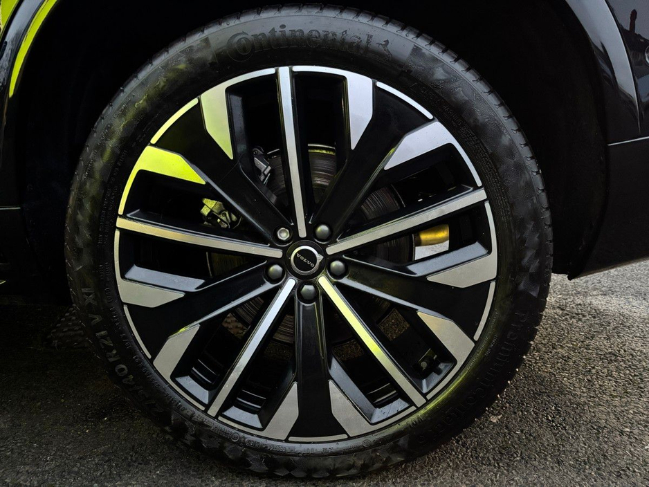 2025 Volvo XC90 - image 25