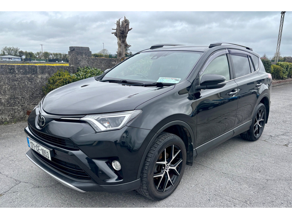2017 Toyota Rav4 - image 2