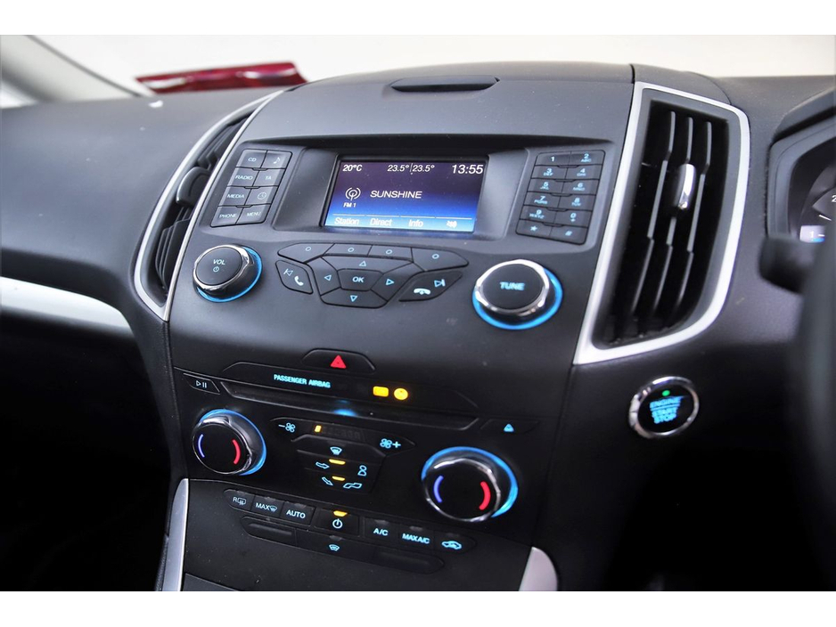 2017 Ford Galaxy - image 19