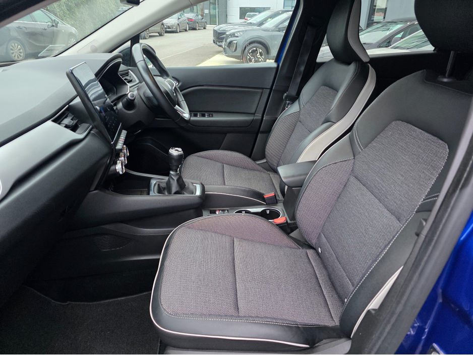 2020 Renault Captur - image 14