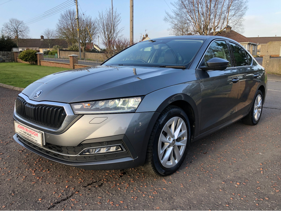 2022 Skoda Octavia - image 3